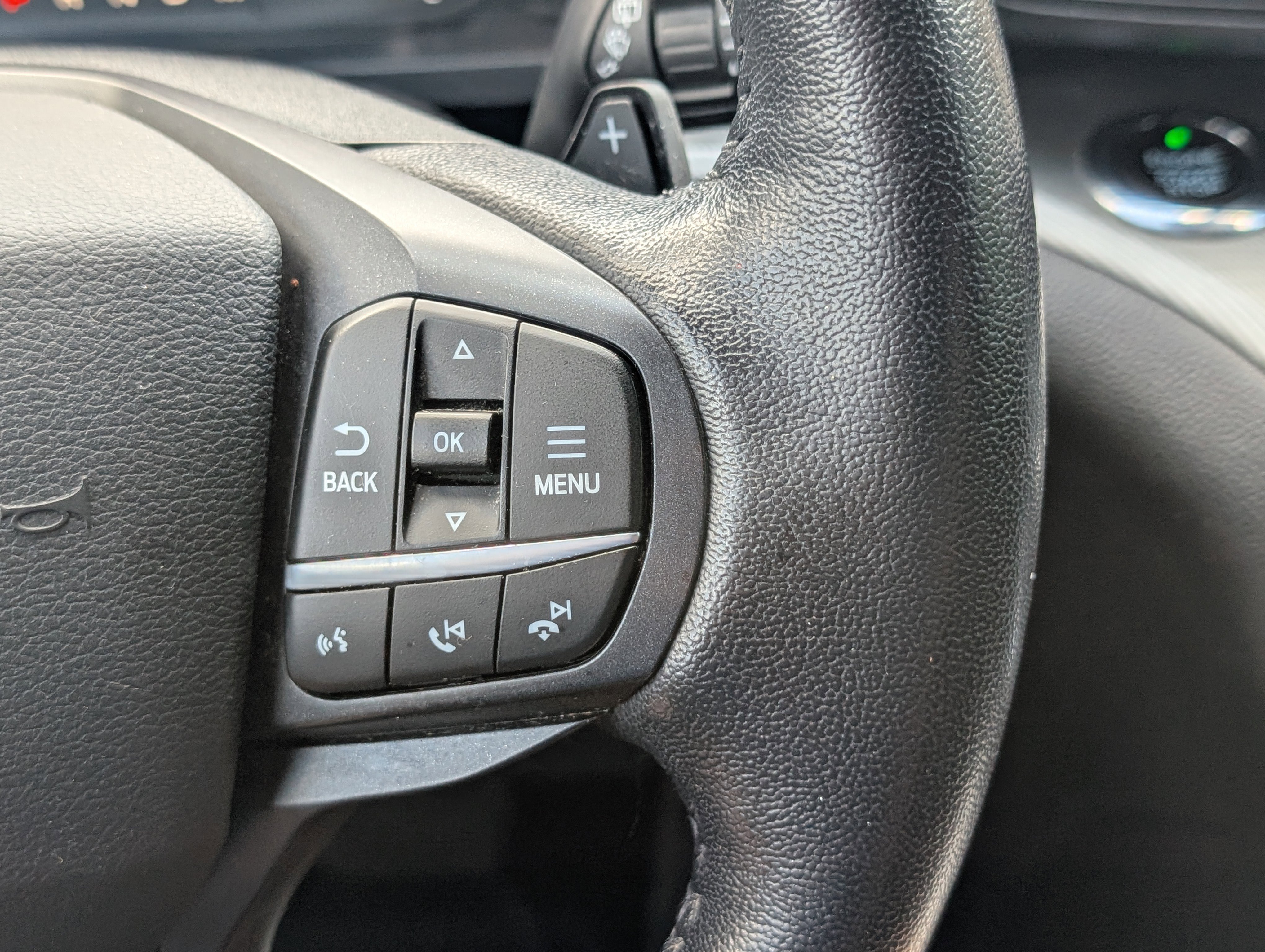 Used 2020 Ford Explorer XLT image 24