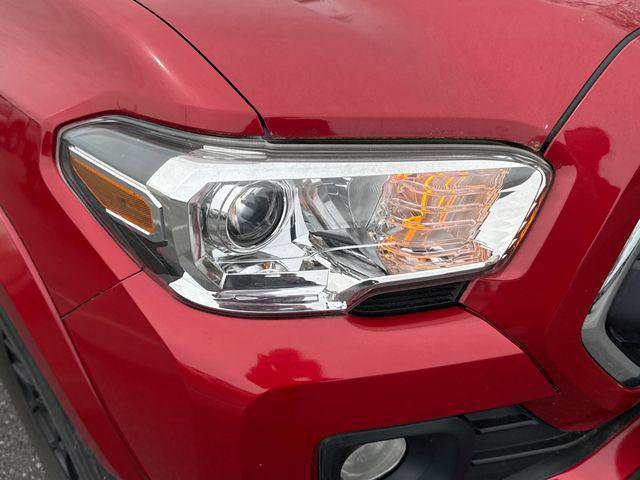 Certified 2022 Toyota Tacoma SR5 w/ Technology Package AWD/4WD image 12