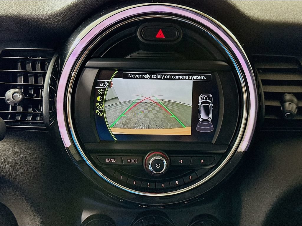 Used 2018 MINI Cooper 4-Door Hardtop FWD image 13