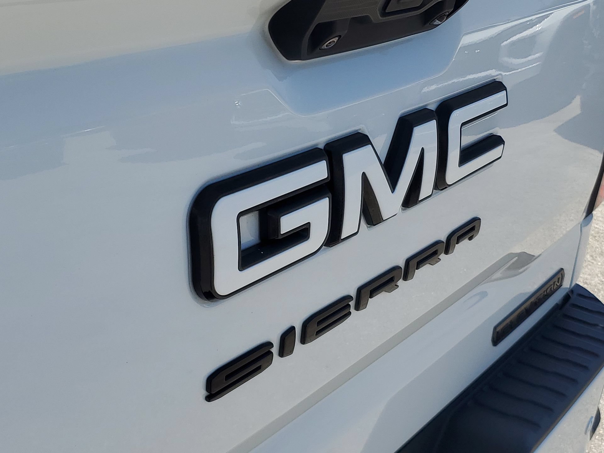 Used 2023 GMC Sierra 1500 Elevation w/ Elevation Premium Package RWD image 6