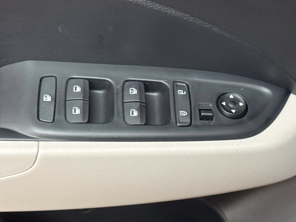 New 2026 Hyundai Venue SEL FWD image 22