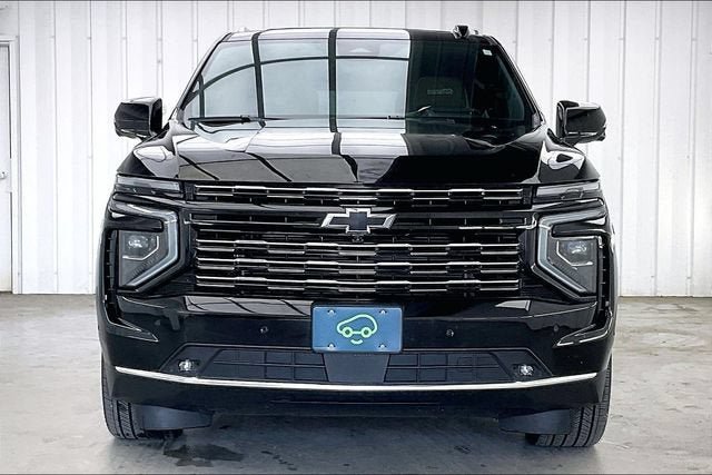 Certified 2025 Chevrolet Suburban High Country AWD/4WD image 3