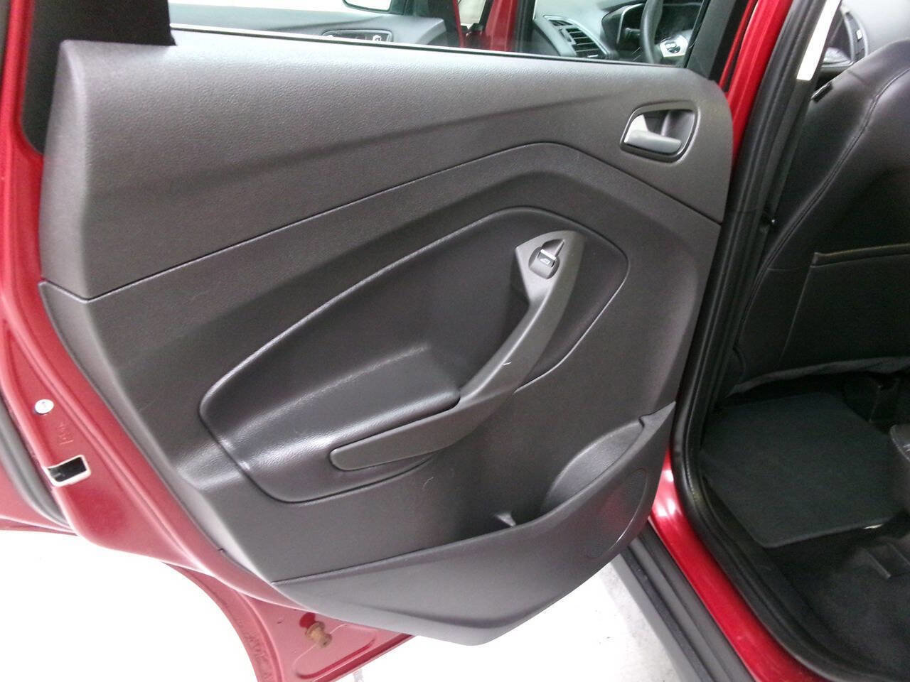 Used 2016 Ford C-MAX SEL FWD image 25