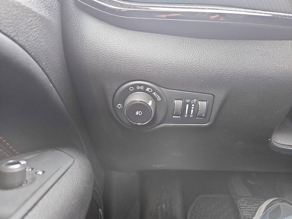 Used 2024 Jeep Compass Trailhawk image 21