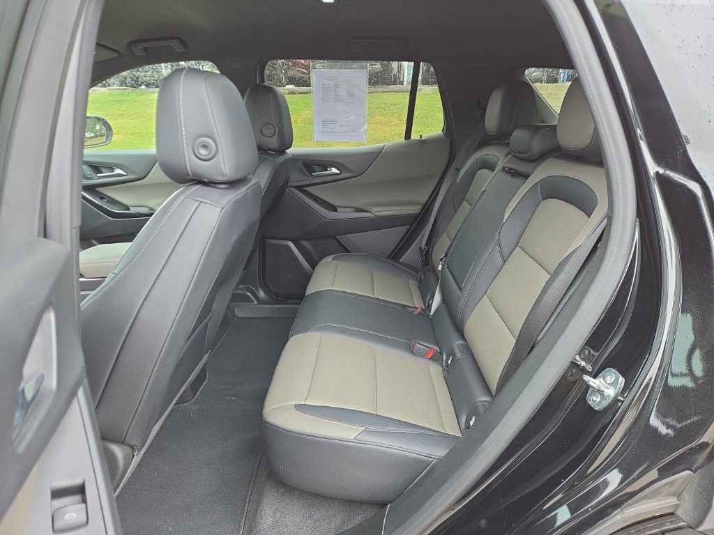 Used 2025 Chevrolet Equinox LT w/ Convenience Package II AWD/4WD image 9
