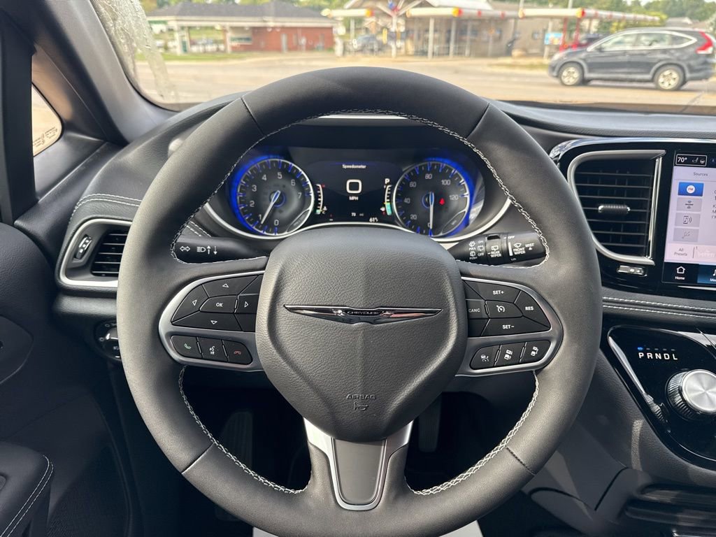 New 2026 Chrysler Pacifica Select image 19