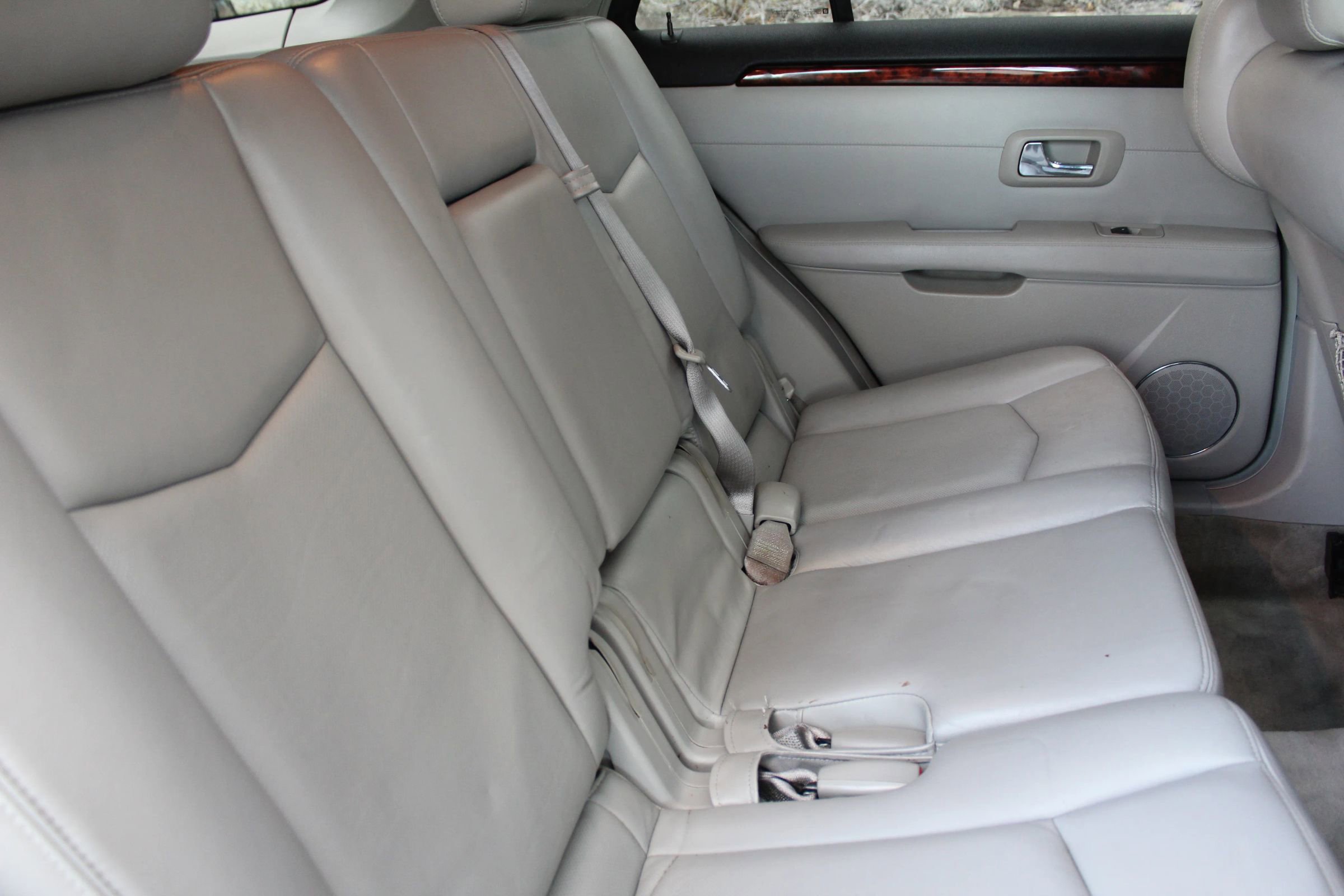 Used 2007 Cadillac SRX w/ Theater Package image 15