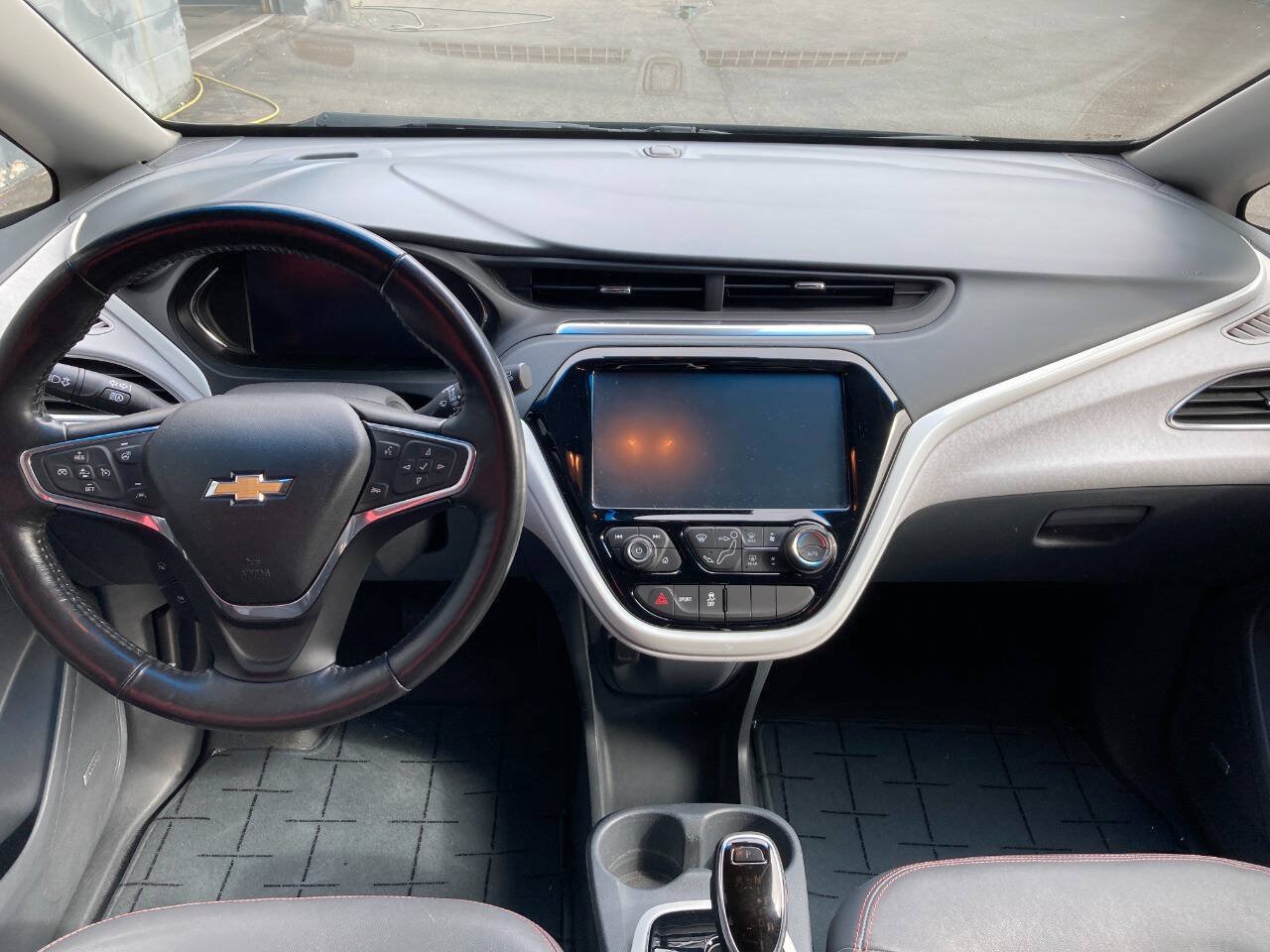 Used 2017 Chevrolet Bolt Premier w/ Driver Confidence II Package FWD image 14