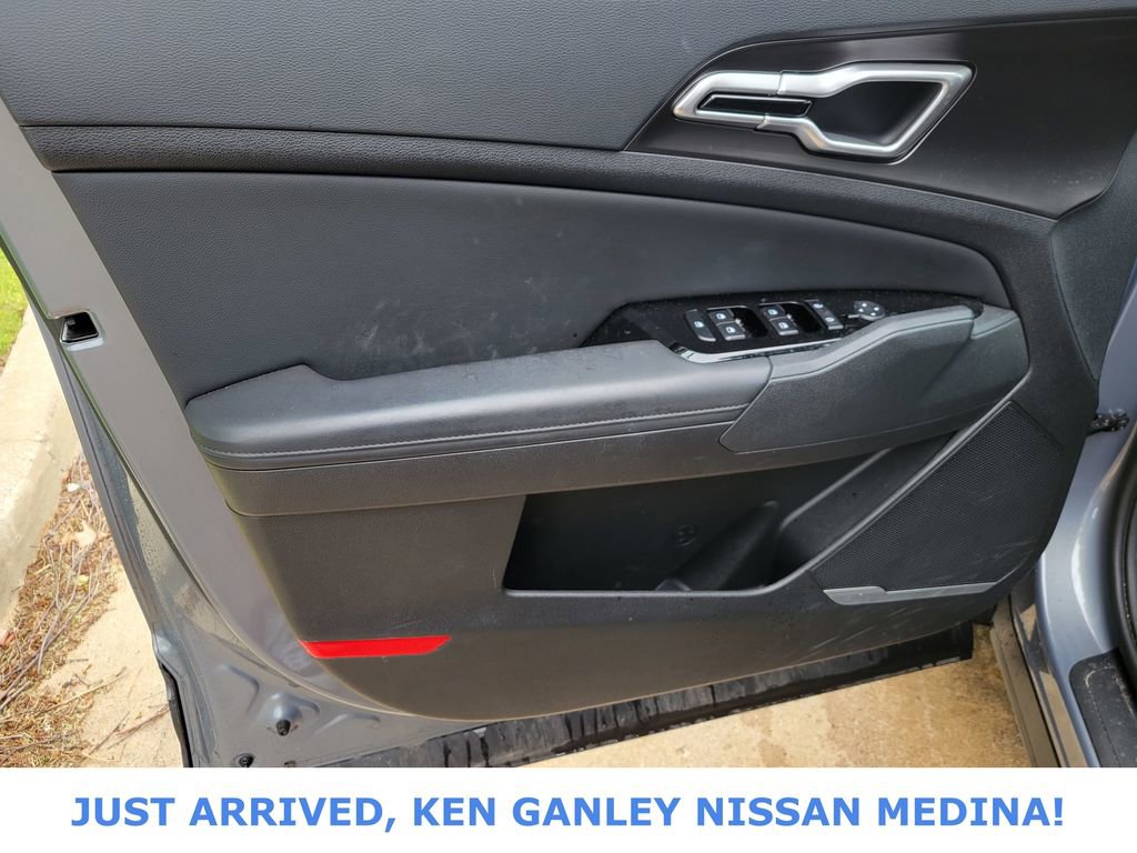Used 2024 Kia Sportage EX FWD image 14