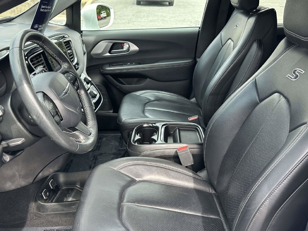 Used 2019 Chrysler Pacifica Touring-L w/ Advanced Safetytec Group FWD image 17