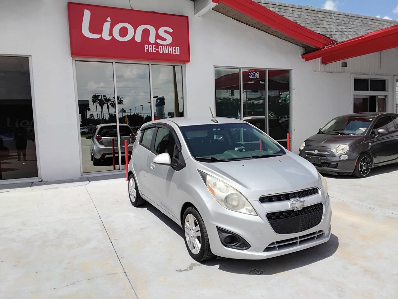 Used 2014 Chevrolet Spark LT image 2