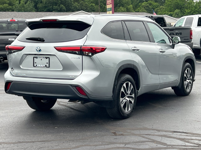 Used 2023 Toyota Highlander XLE AWD/4WD image 46