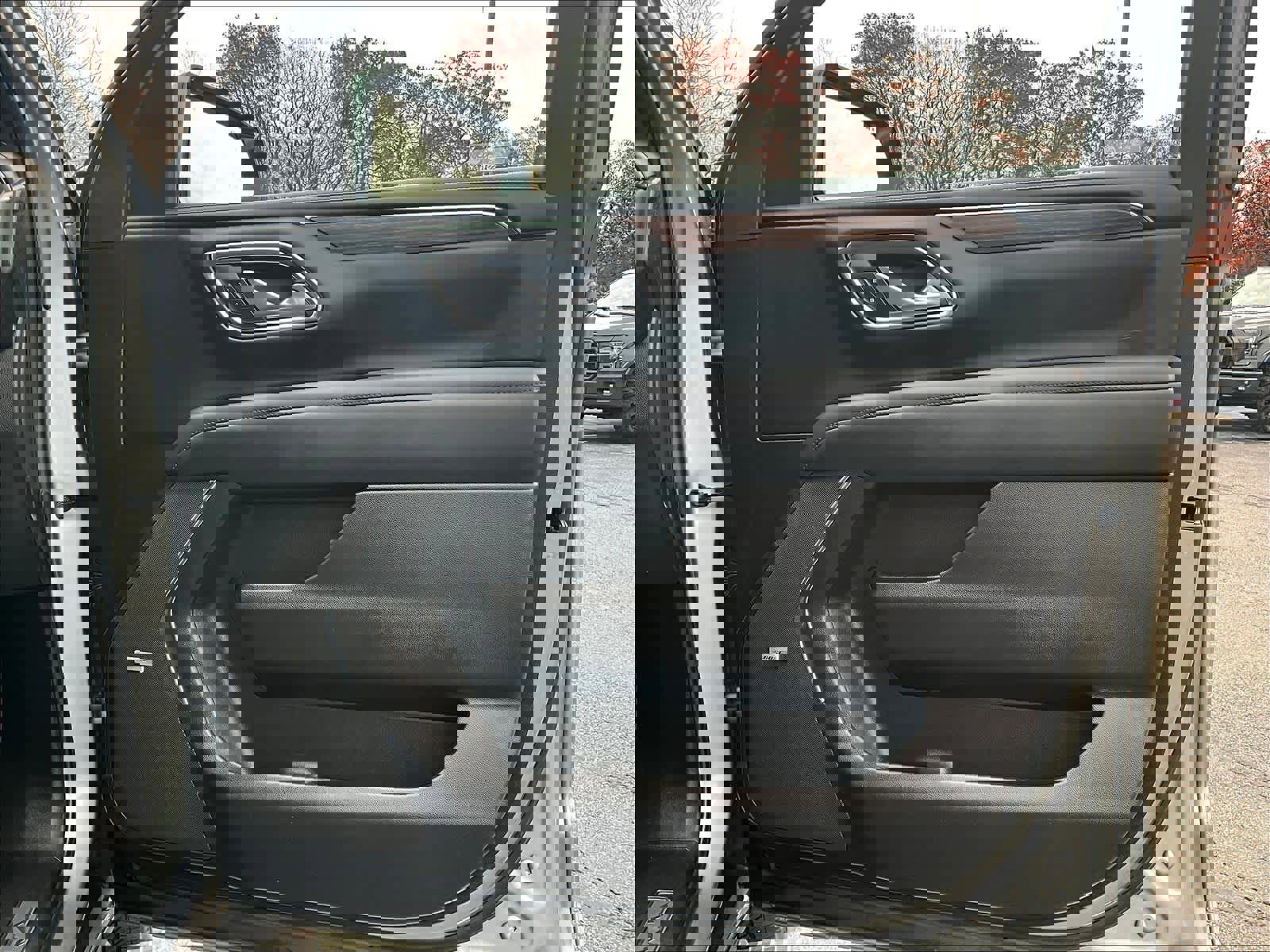 Used 2023 Chevrolet Tahoe High Country w/ Premium Package 2 image 12