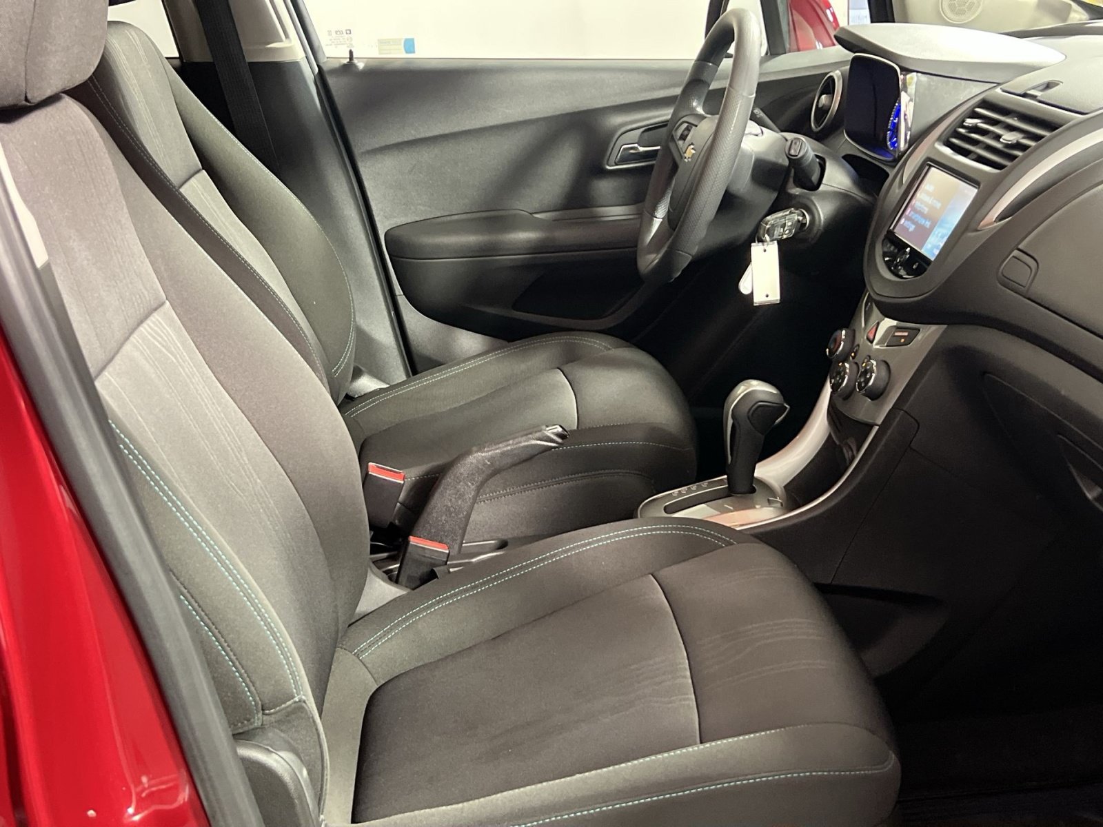 Used 2015 Chevrolet Trax LT FWD image 29