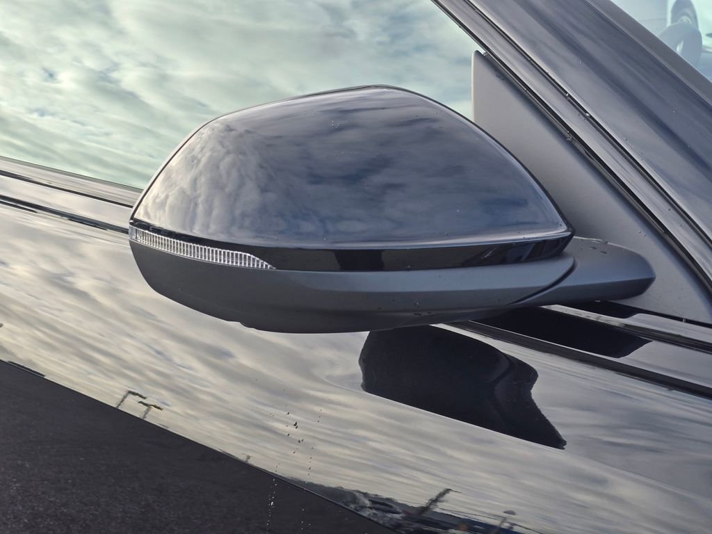 Used 2025 Audi Q8 Prestige w/ Prestige Package image 20