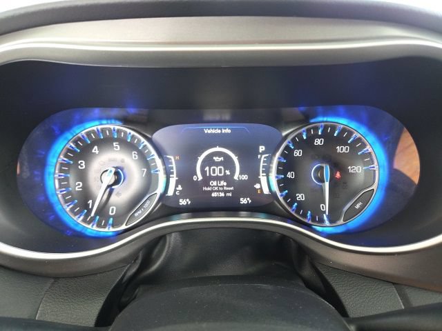 Used 2023 Chrysler Pacifica Touring-L FWD image 16