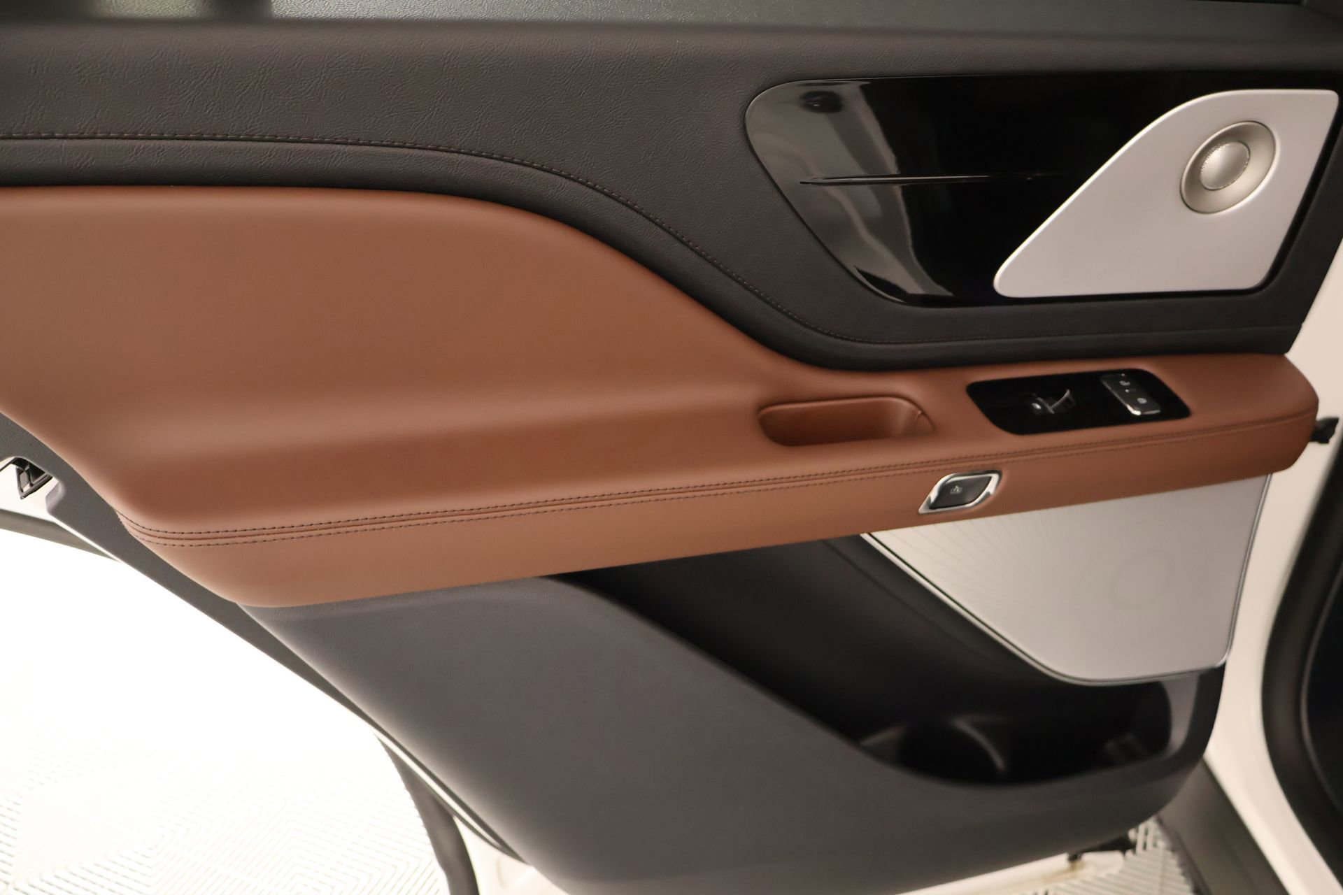 New 2026 Lincoln Aviator Reserve AWD/4WD image 18