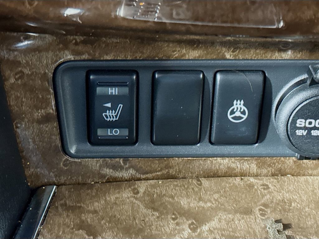 Used 2015 INFINITI QX80 2WD w/ Driver's Assistance Package image 21