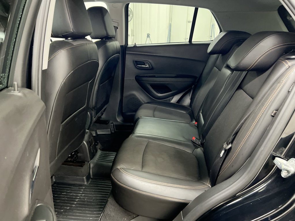 Used 2018 Chevrolet Trax LT w/ LT Convenience Package FWD image 22