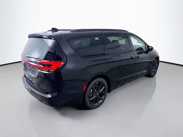 New 2026 Chrysler Pacifica Select w/ S Appearance Package image 7