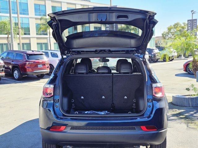 New 2026 Jeep Compass Latitude image 7