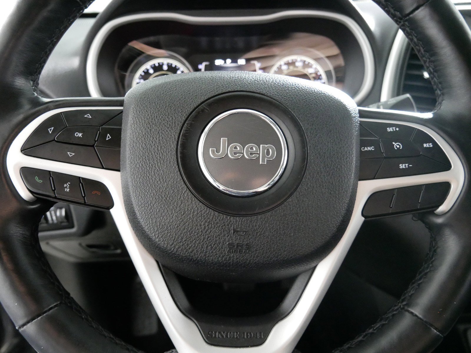 Used 2018 Jeep Cherokee Latitude Plus w/ Cold Weather Group image 25