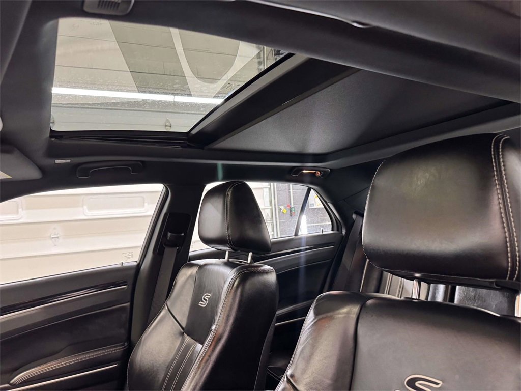 Used 2022 Chrysler 300 S image 18