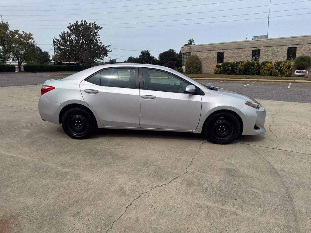 Used 2017 Toyota Corolla LE FWD image 10