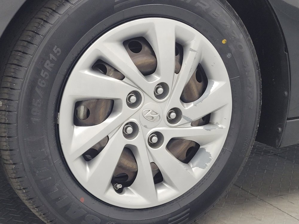 Used 2018 Hyundai Elantra SE FWD image 31