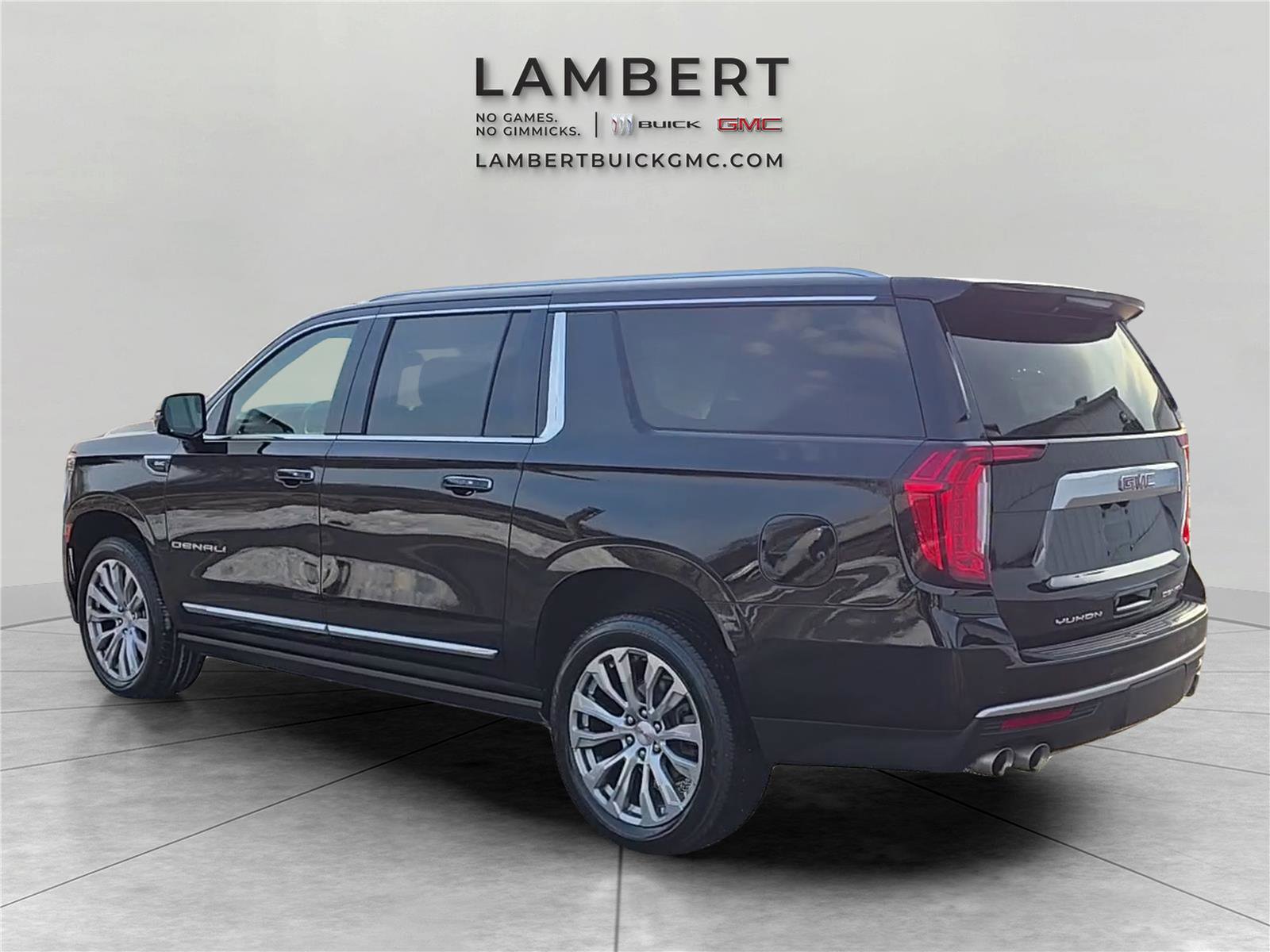 Used 2023 GMC Yukon XL Denali w/ LPO, Floor Liner Package AWD/4WD image 3