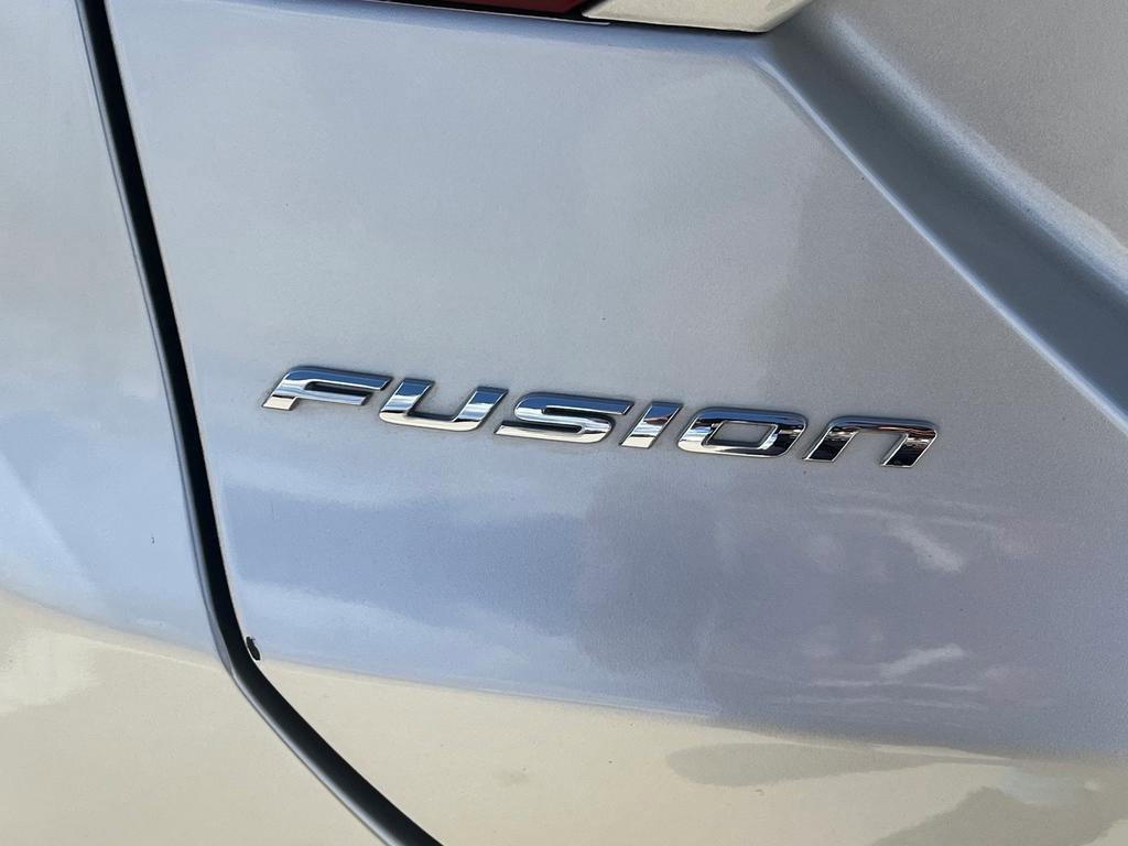 Used 2015 Ford Fusion SE image 14