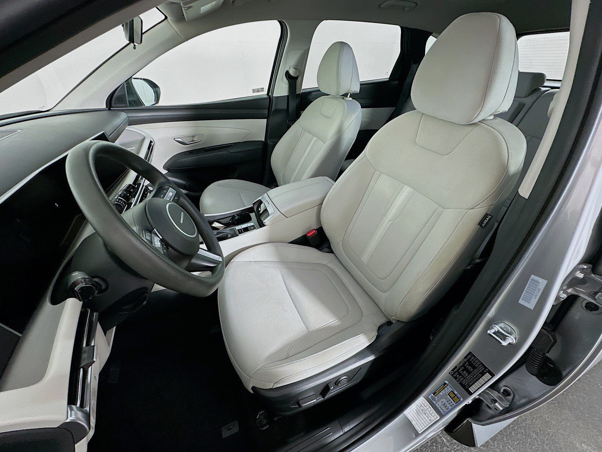 Used 2025 Hyundai Tucson SEL FWD image 13