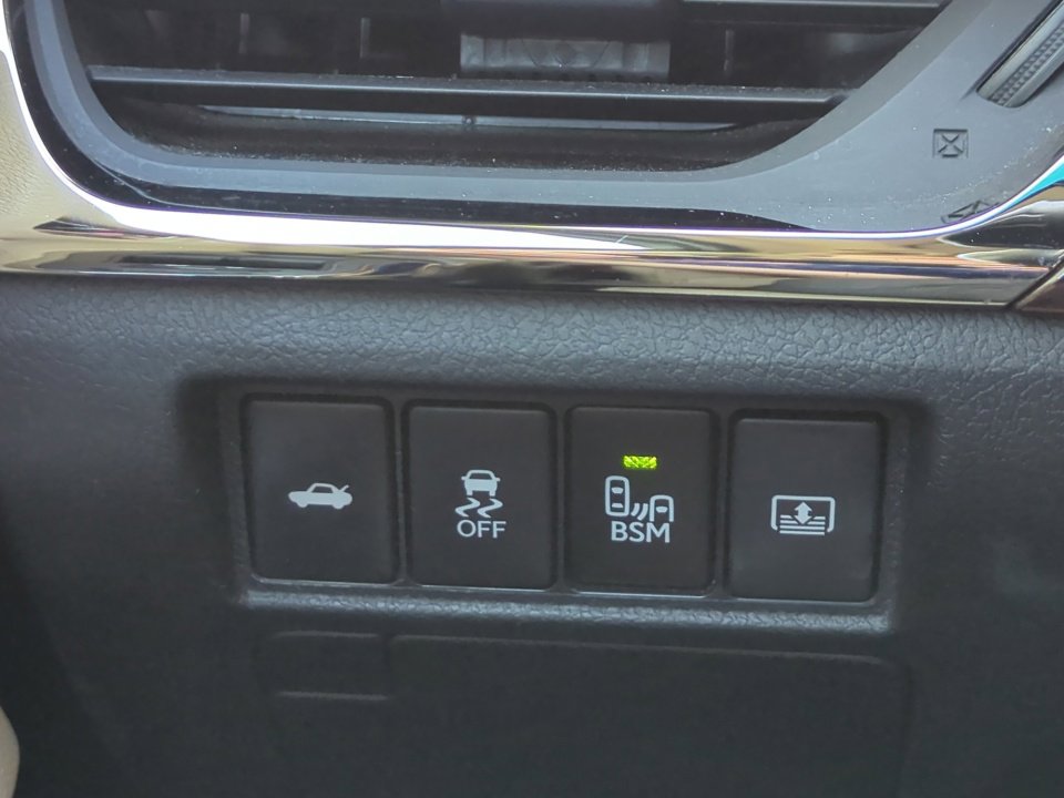 Used 2013 Toyota Avalon Limited FWD image 30
