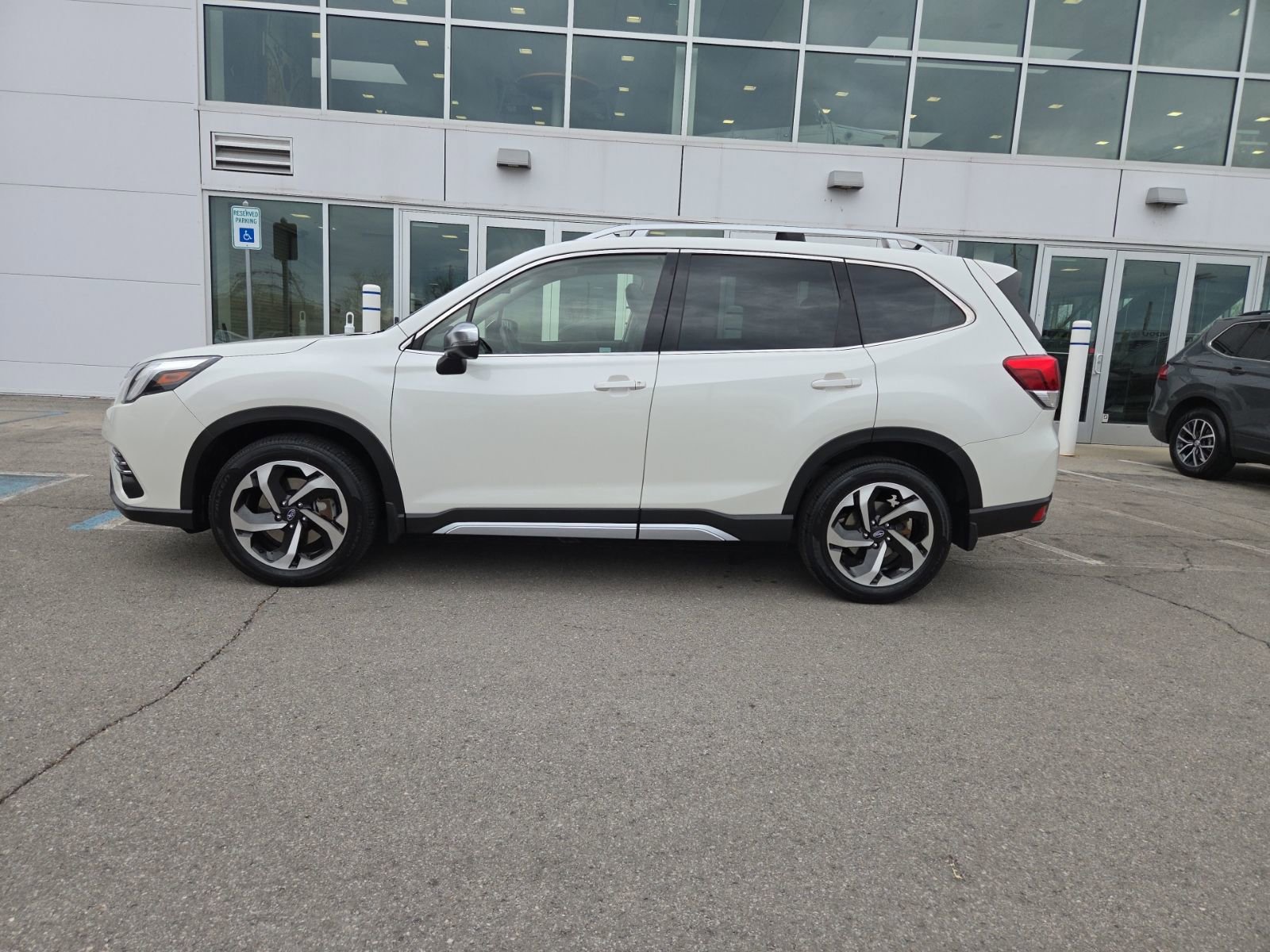 Used 2023 Subaru Forester Touring AWD/4WD image 14