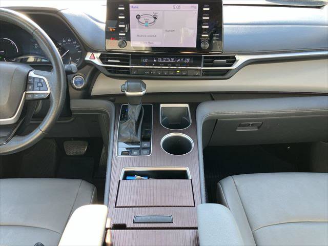 Certified 2023 Toyota Sienna XLE FWD image 17