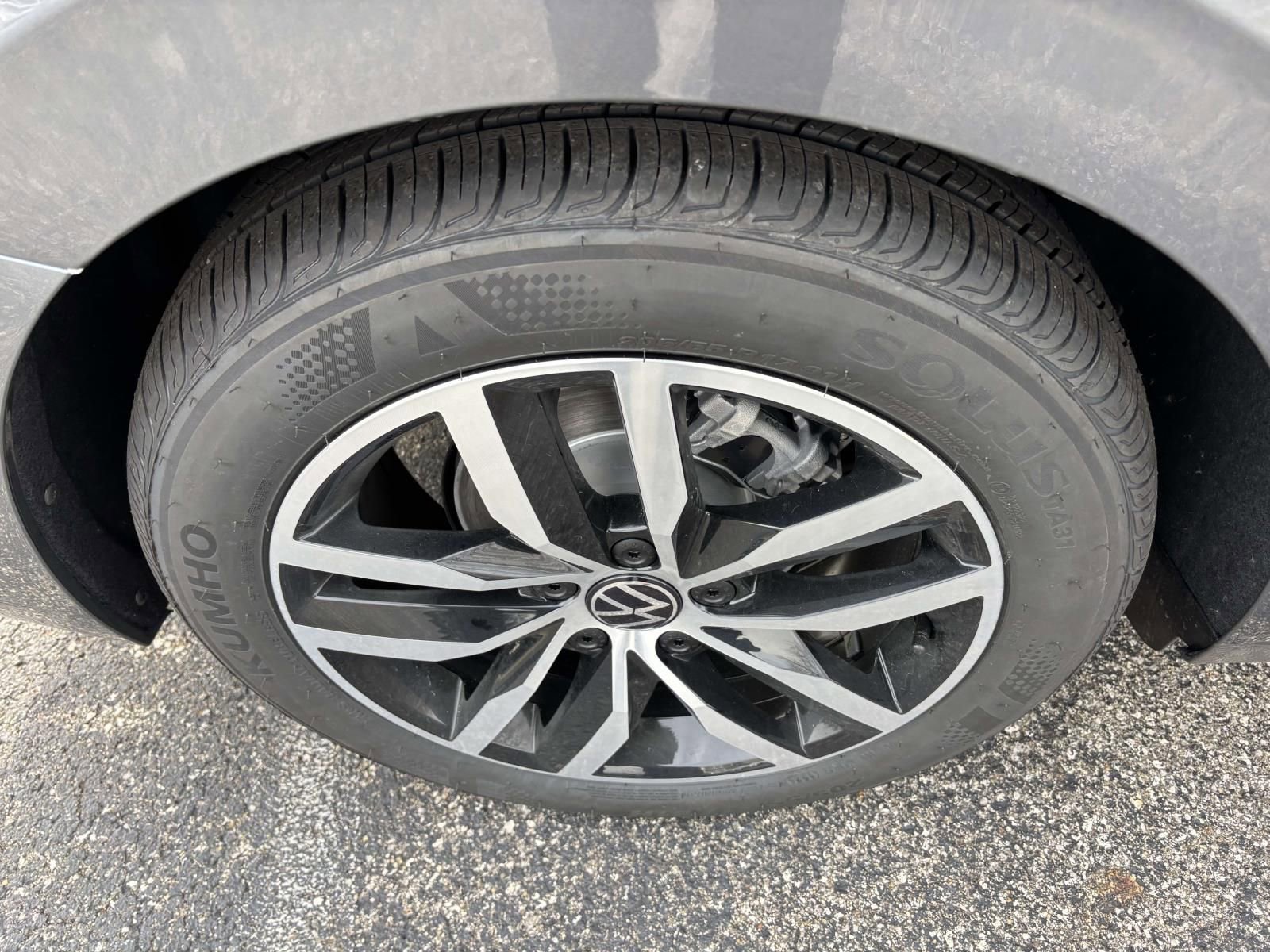 New 2026 Volkswagen Jetta SE FWD image 10