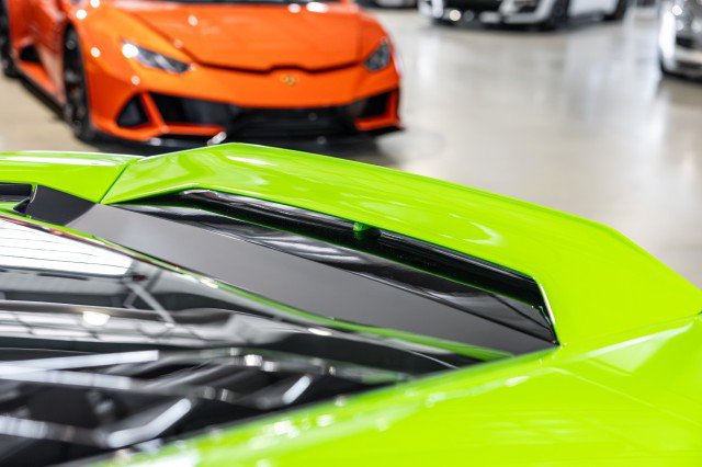 Used 2022 Lamborghini Huracan EVO RWD image 15