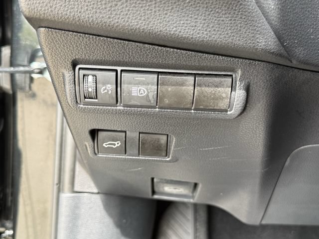 Certified 2025 Toyota Corolla Cross XLE w/ Convenience Package FWD image 20