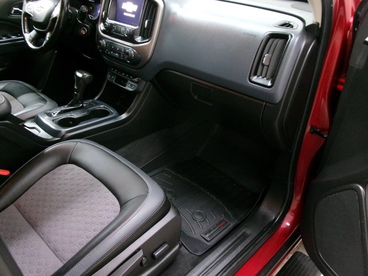 Used 2020 Chevrolet Colorado Z71 AWD/4WD image 30