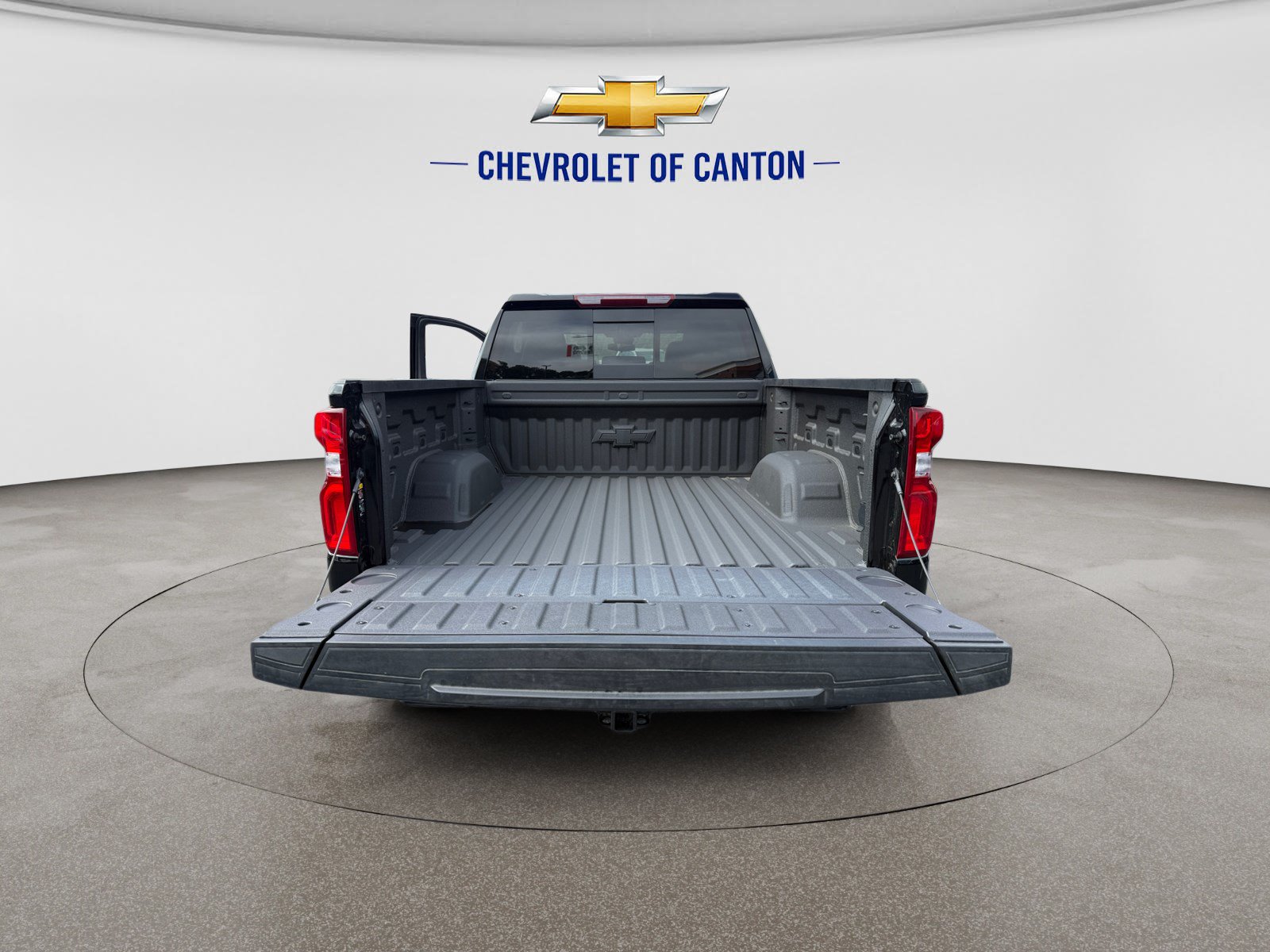 Used 2026 Chevrolet Silverado 1500 LT Trail Boss w/ LT Trail Boss Premium Package AWD/4WD image 17