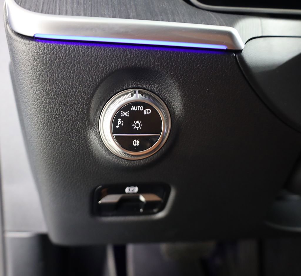 Certified 2026 Mercedes-Benz C 300 4MATIC Sedan image 24