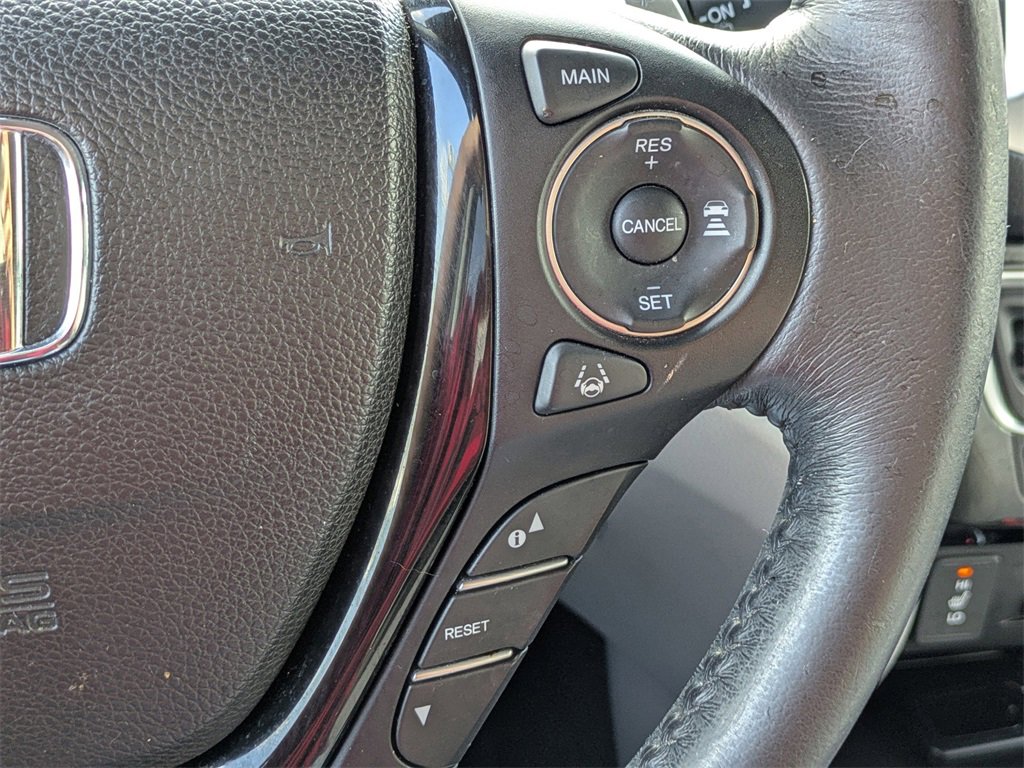 Used 2017 Honda Pilot Touring image 30