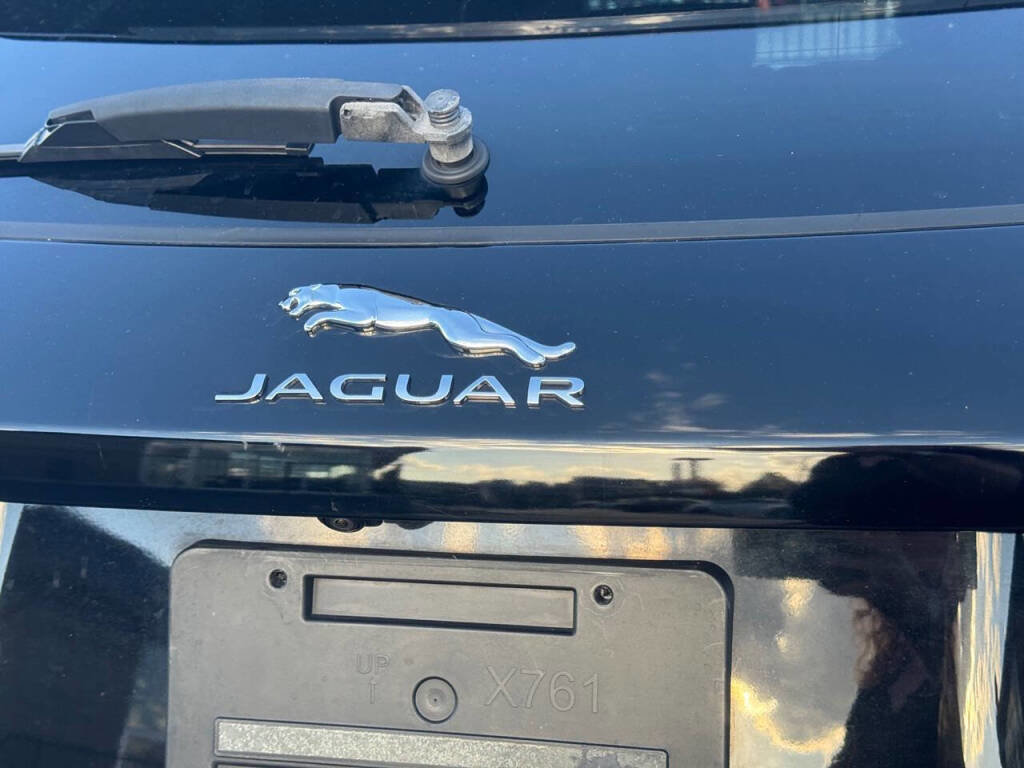 Used 2018 Jaguar F-PACE Premium image 36