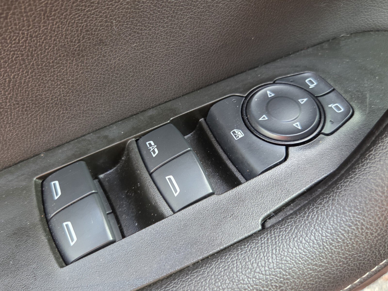 Certified 2025 Chevrolet Blazer LT FWD image 36