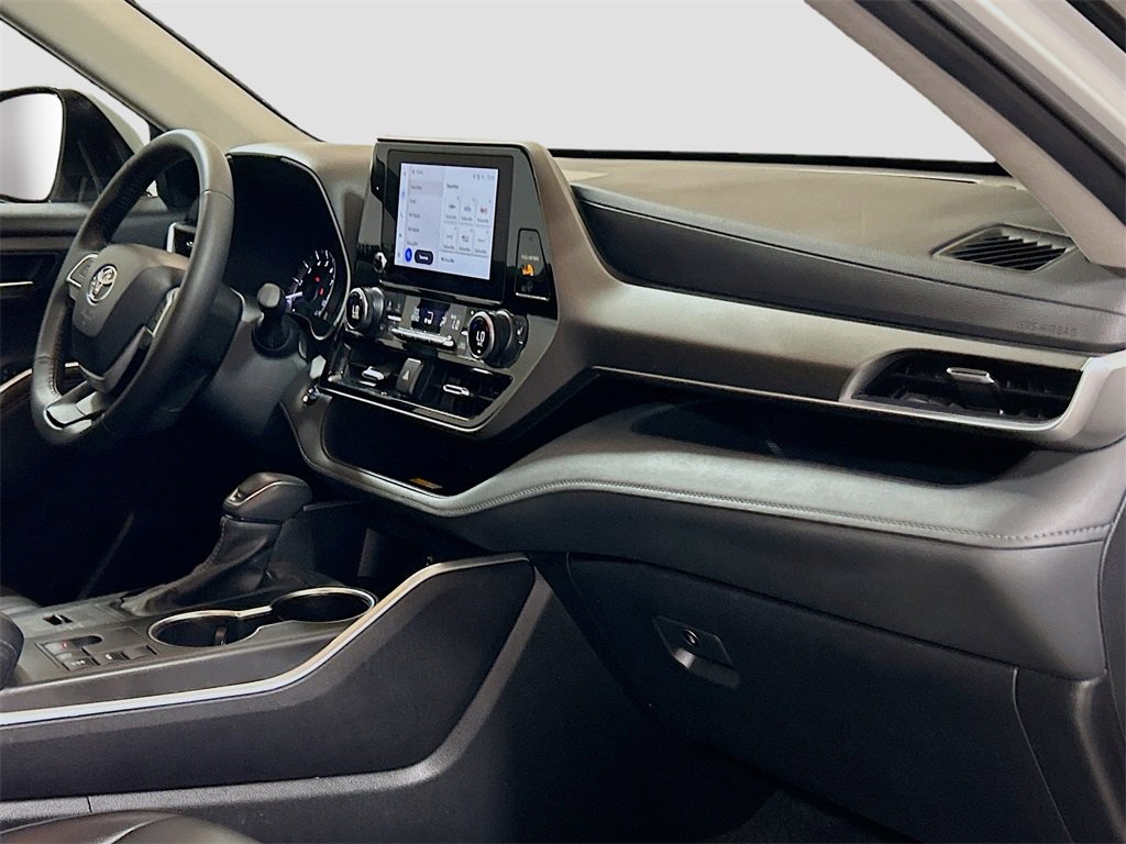 Used 2023 Toyota Highlander XLE image 28