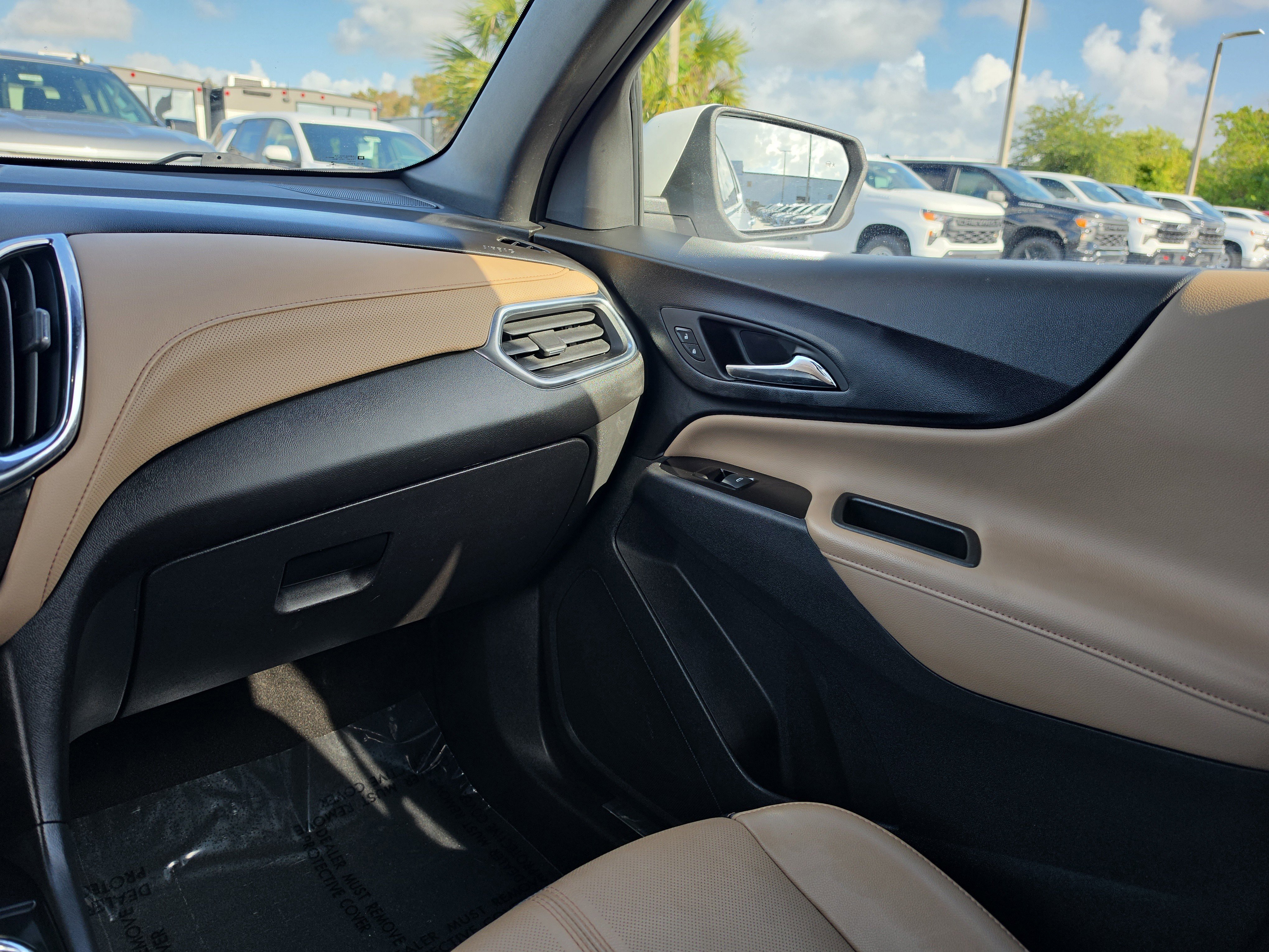 Used 2023 Chevrolet Equinox Premier FWD image 11