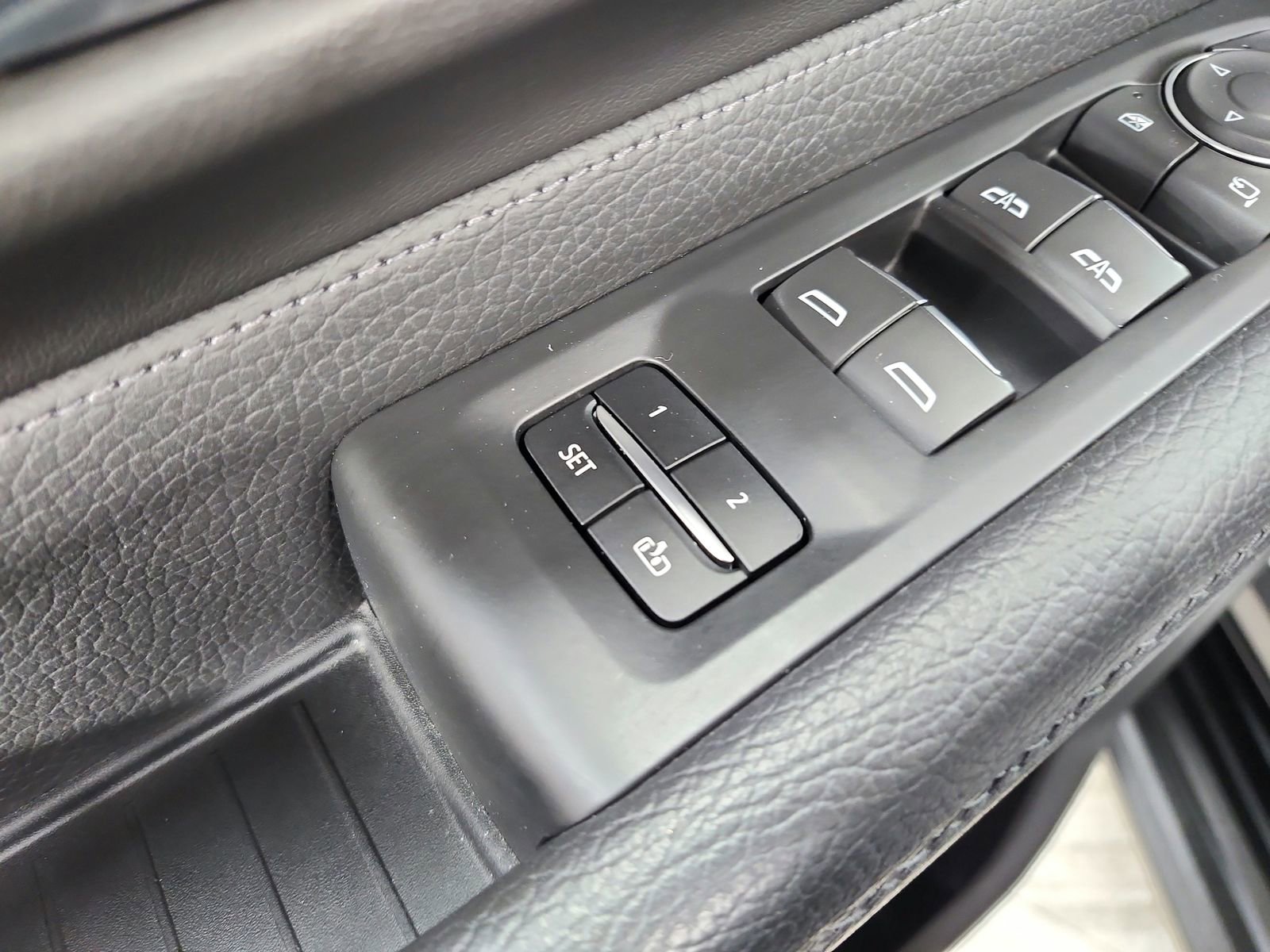 Used 2023 GMC Yukon Denali image 21