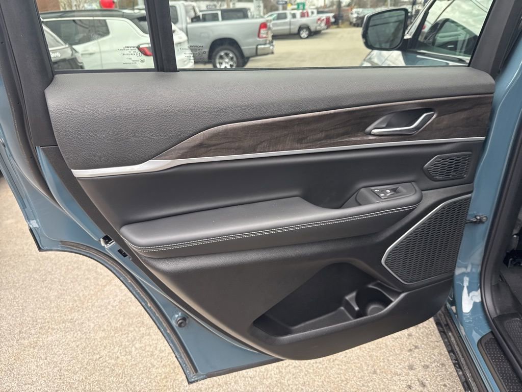 New 2026 Jeep Grand Cherokee L Limited image 27