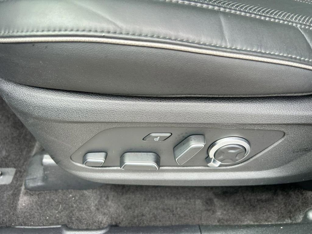 Used 2025 Hyundai Palisade Calligraphy image 25