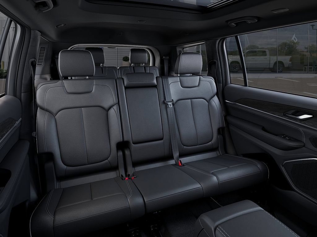 New 2025 Jeep Grand Cherokee L Overland w/ Rear Seat Video Group I AWD/4WD image 15